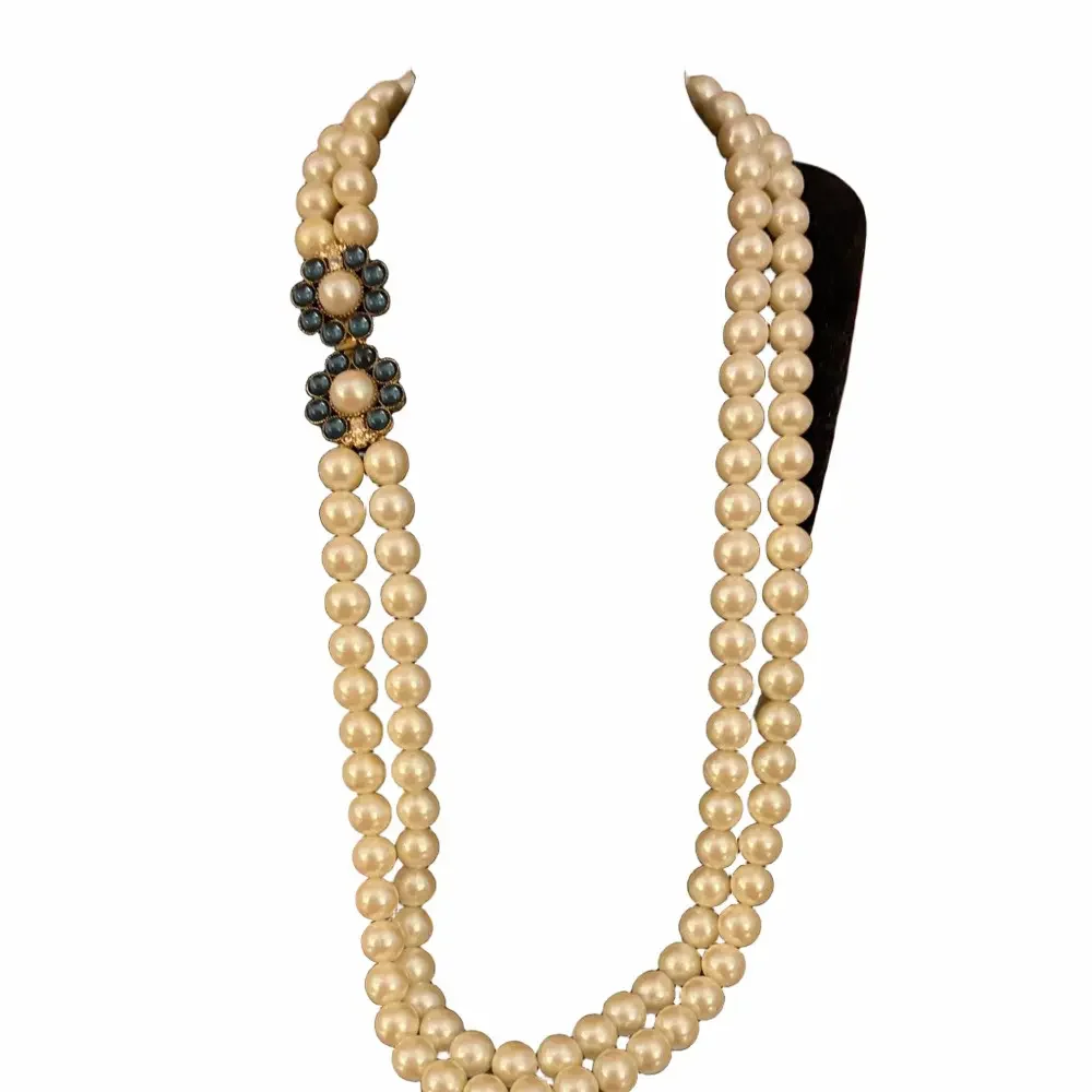 Richelieu VINT double strand pearl necklace with floral clasp 12” signed.